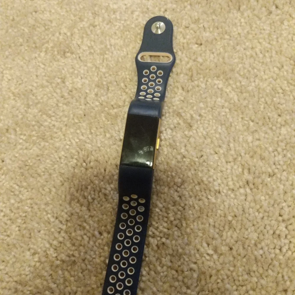 Pair of 2 Fitbits